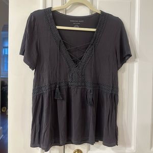 American Eagle Laced-Up Gray Tshirt